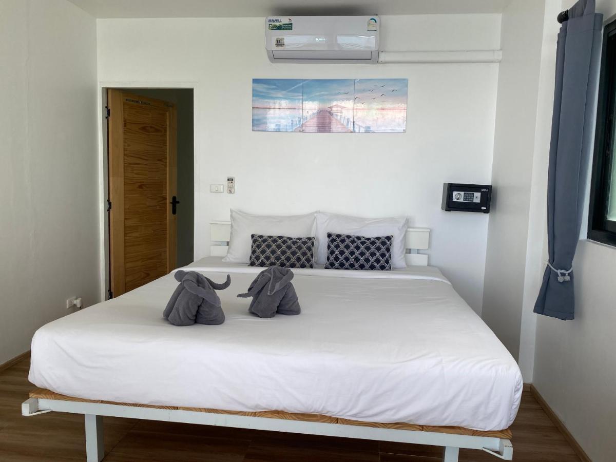 Patong Sunset Villa Phuket Bagian luar foto